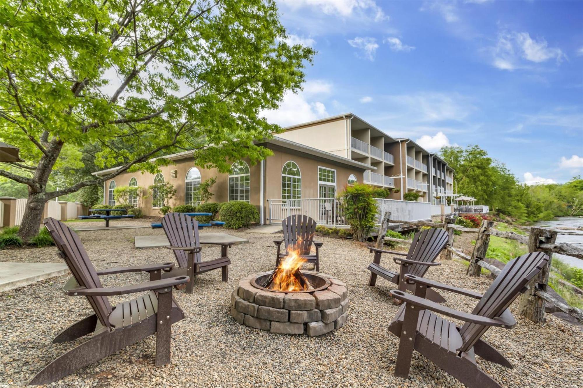 Best Western Plus River Escape Sylva / Dillsboro Bagian luar foto