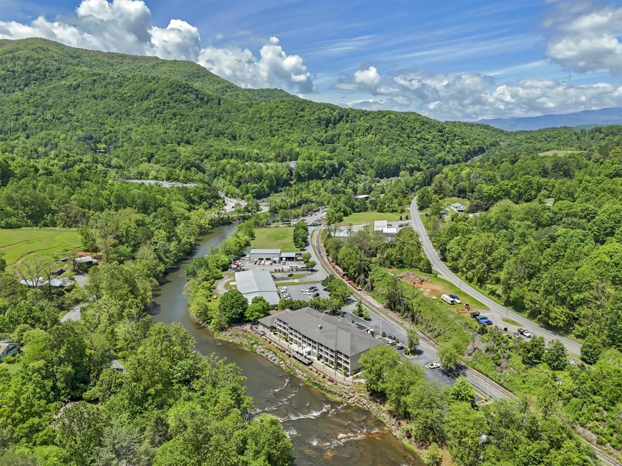 Best Western Plus River Escape Sylva / Dillsboro Bagian luar foto